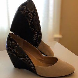 Tan and black wedges, size 9